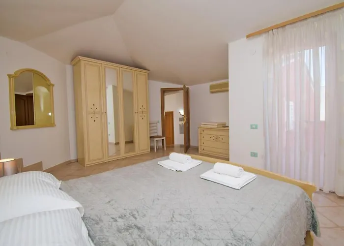 Villa Natalia With Private Pool Near The Sea