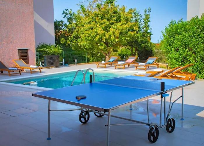 Natalia With Private Pool Near The Sea * بولا