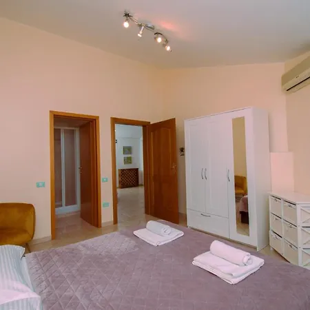 Villa Natalia With Private Pool Near The Sea *