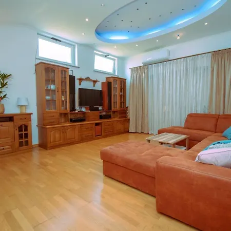 Villa Natalia With Private Pool Near The Sea Pula