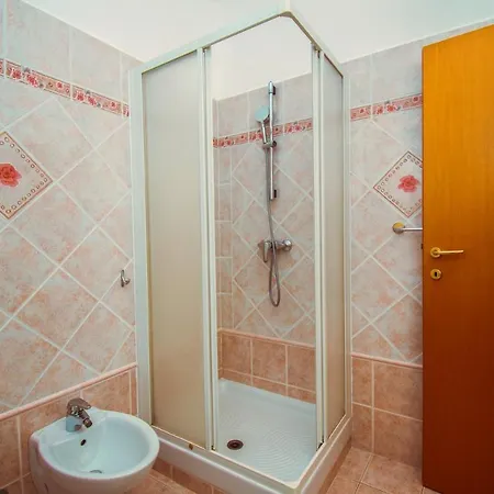 Villa Natalia With Private Pool Near The Sea *