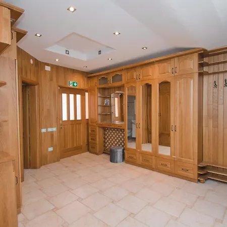 Natalia With Private Pool Near The Sea Pula