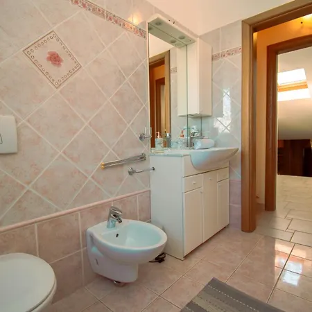 Natalia With Private Pool Near The Sea