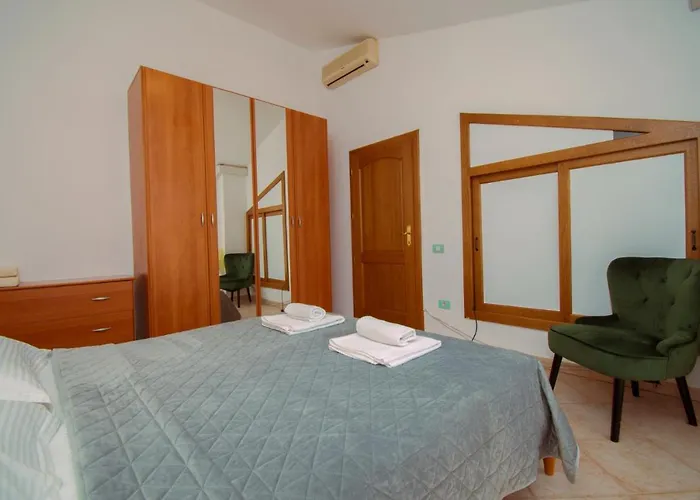 Natalia With Private Pool Near The Sea