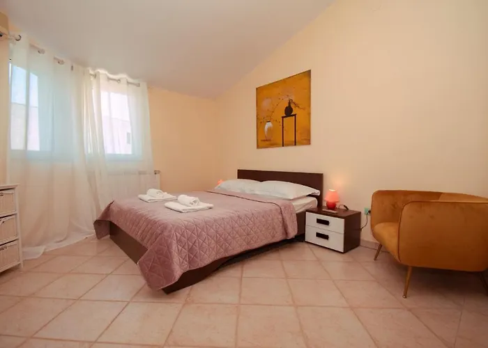 Natalia With Private Pool Near The Sea Willa *