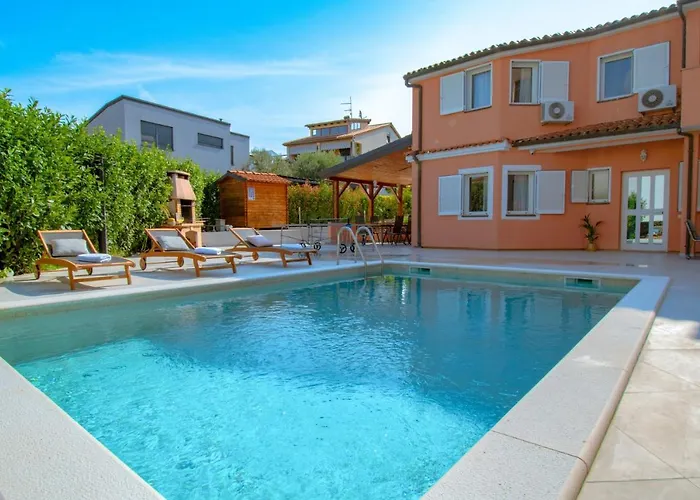 Natalia With Private Pool Near The Sea Willa *