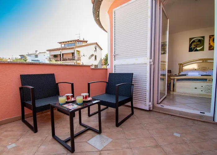 Willa Natalia With Private Pool Near The Sea Pula