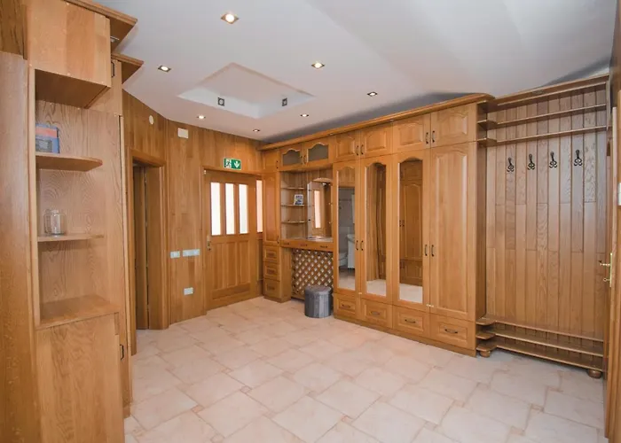 Natalia With Private Pool Near The Sea Pula