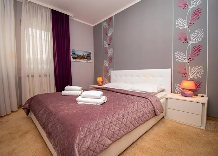 Natalia With Private Pool Near The Sea Willa