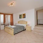 Villa Natalia Near The Sea - By Istrabook Willa *