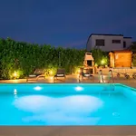 Villa Natalia Near The Sea - By Istrabook Pula