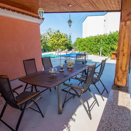 Natalia With Private Pool Near The Sea Вілла Пула