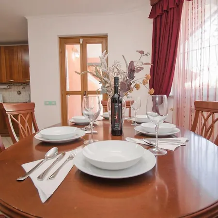 Natalia With Private Pool Near The Sea