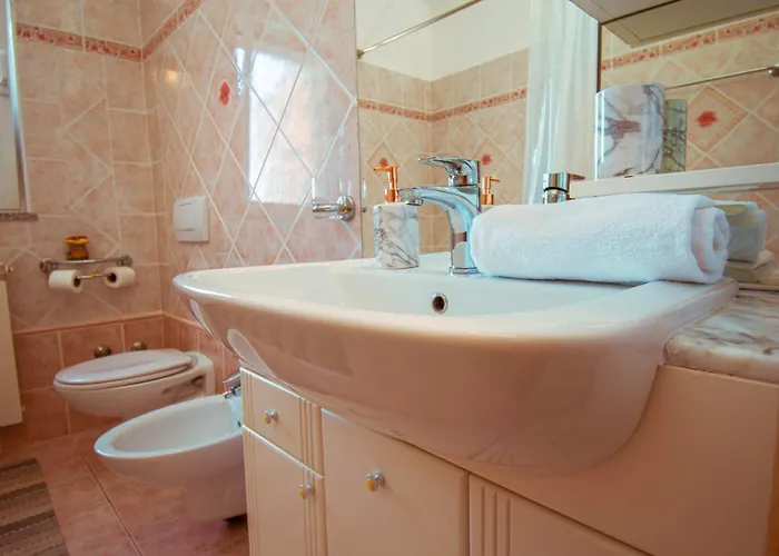 Natalia With Private Pool Near The Sea * Πούλα